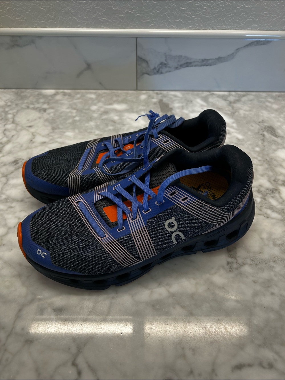 On Cloudflyer Women's Running Shoes Navy Blue Orange Size 7.5